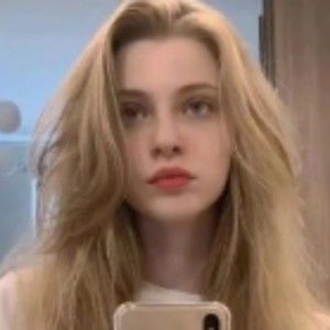 Meet your Posher, Lynnette